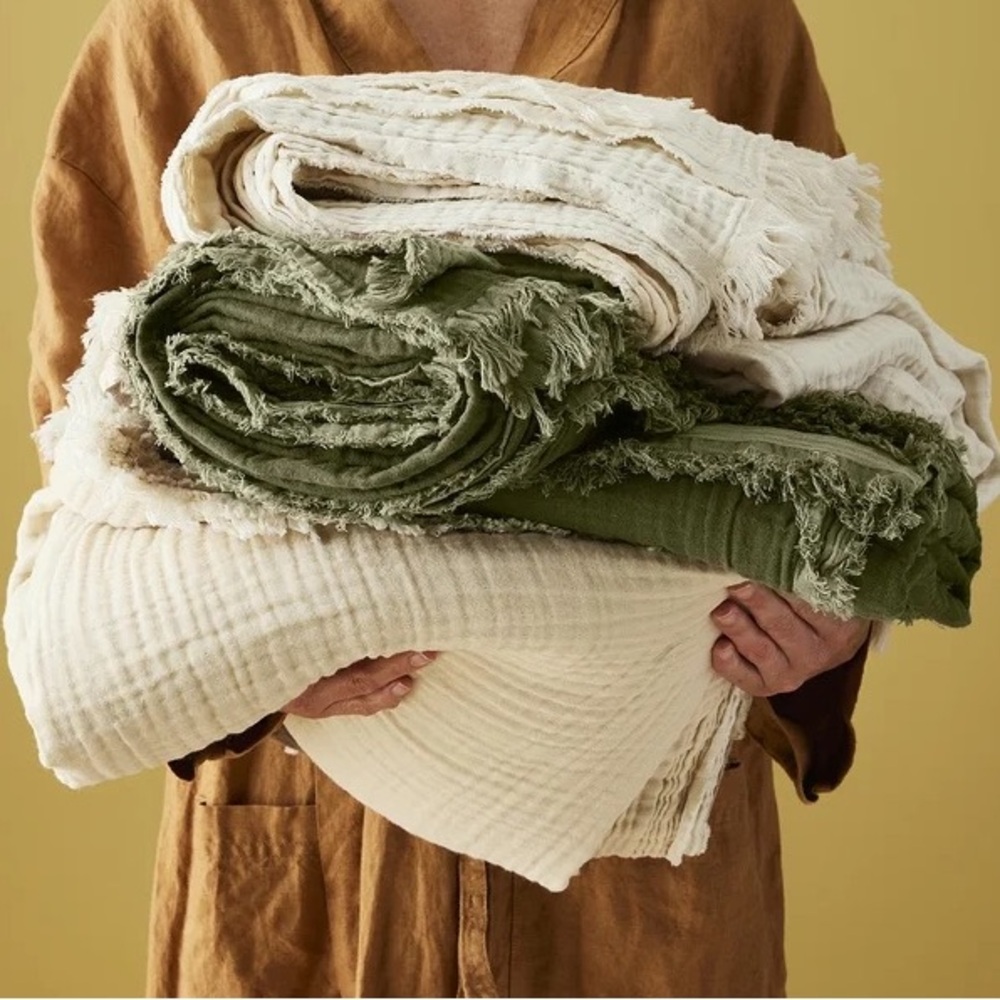 100% Cotton Cozy Cream Throw Blanket - Picture 4 of 4